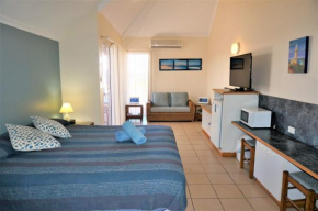 Osprey Holiday Village Unit 201-1 Bedroom - Wonderful 1 Bedroom Studio Apartment with a Pool in the Complex